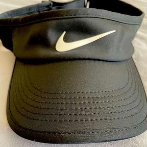 Nike black sun visor